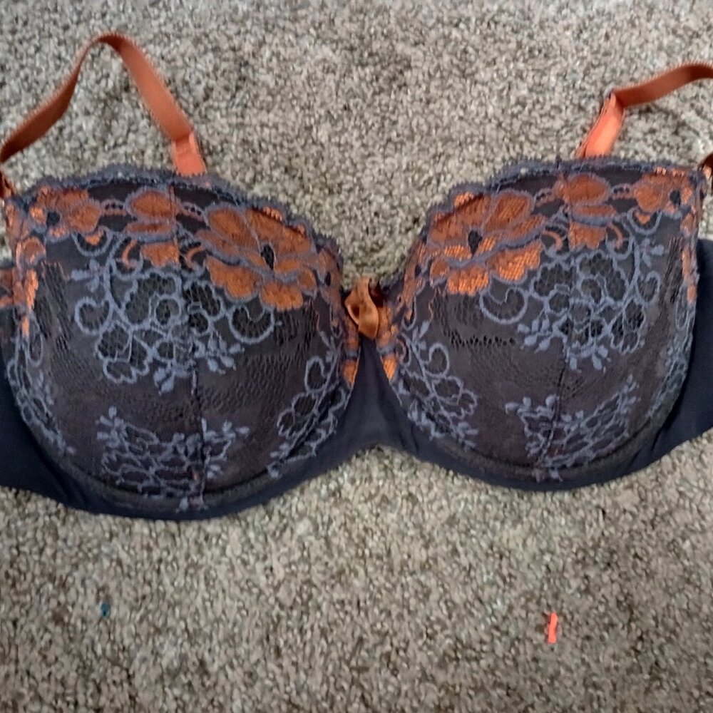 Women's push up bra 38d